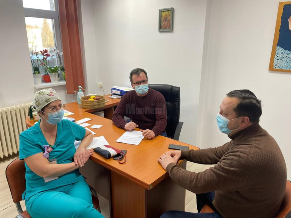 Prefectul Alexandru Moldovan s-a întâlnit cu directorul Spitalului Municipal Rădăuți, Dan Vatră