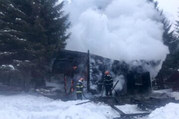 Incendiu la cantonul silvic din Gura Haitii - Șaru Dornei
