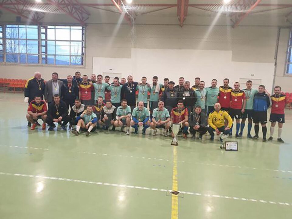 Imagine de la festivitatea de premiere a ediției precedente a campionatului județean de futsal organizat de AJF Imagine de la festivitatea de premiere a ediției precedente a campionatului județean de futsal organizat de AJF