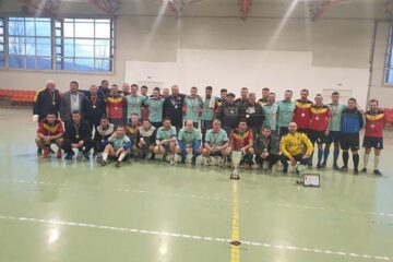 Imagine de la festivitatea de premiere a ediției precedente a campionatului județean de futsal organizat de AJF