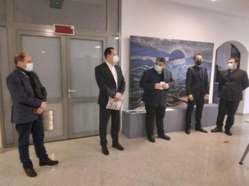 Expoziția de artă vizuală „The Moon Glows the Same” a artistului Roland Pangrati