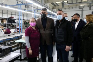 Marcel Ciolacu a vizitat fabrica de incaltaminte Denis din Suceava
