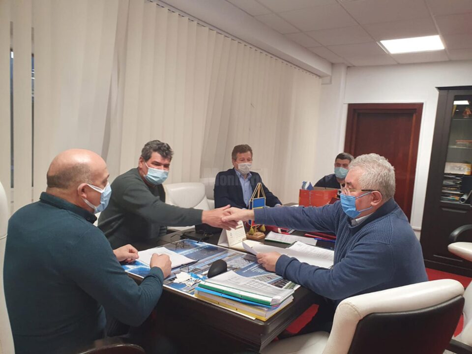 Conducerea Primăriei Suceava și a TPL la discuțiile avute cu reprezentanții sindicatului „Autobuzul” Suceava Conducerea Primăriei Suceava și a TPL la discuțiile avute cu reprezentanții sindicatului „Autobuzul” Suceava