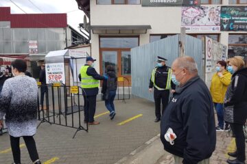 Accesul în Bazarul Sucevei, în continuare restricționat celor nevaccinați sau fără dovada unui test de coronavirus negativ