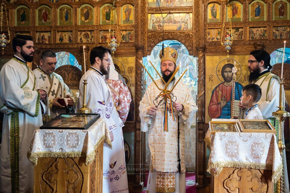 Binecuvântare arhierească la Căminul de bătrâni „Sfântul Ioan cel Nou” din Suceava Binecuvântare arhierească la Căminul de bătrâni „Sfântul Ioan cel Nou” din Suceava