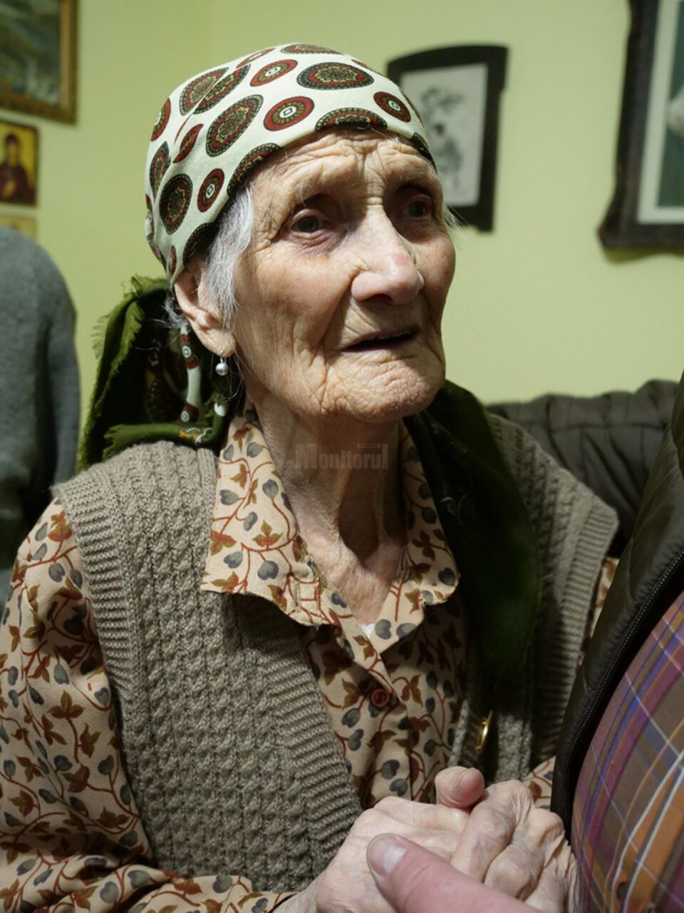 Fosta învățătoare Viorica Hogaș, sărbătorită la împlinirea vârstei de 107 ani