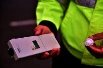 În urma testării cu aparatul etilotest a rezultat o valoare de 0,85 mg/l alcool pur în aerul expirat Sursa ziarulderoman.ro