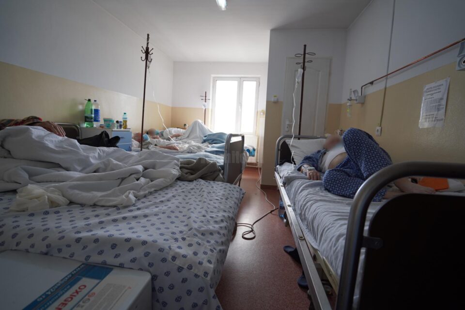Saloanele din secția Covid a Spitalului Vatra Dornei