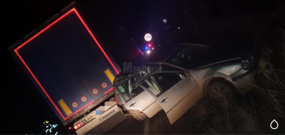 Un vehicul greu, o autoutilitară și un autoturism au fost implicate într-un accident rutier