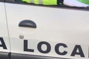 Echipaj de la Poliția Locală Fălticeni, cercetat penal după ce ar fi apostrofat o fată pe trecerea de pietoni