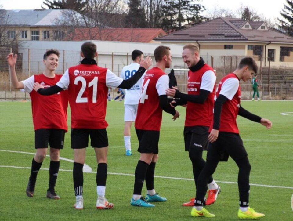 Juniorul Savin (nr. 21) a debutat cu gol pentru Șomuz. Foto Alex Savescu (Fălticeni Online) Juniorul Savin (nr. 21) a debutat cu gol pentru Șomuz. Foto Alex Savescu (Fălticeni Online)