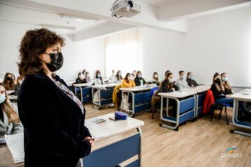 Activitatea „Femei de Știință din România”, la Colegiul „Dragoș Vodă”