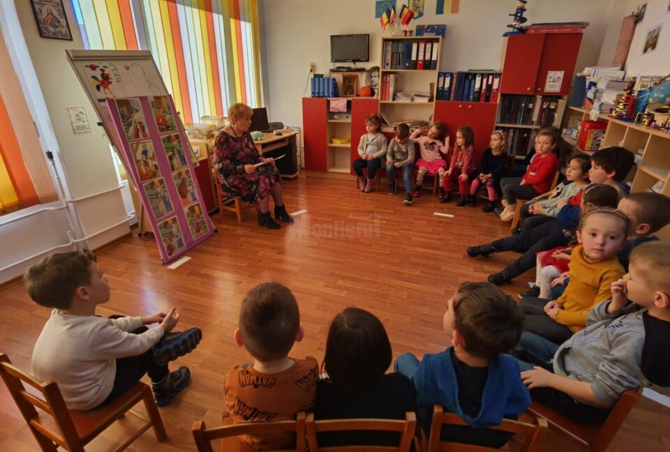 Ziua Lecturii, marcată cu citirea unor frumoase povești, pentru micuții Grădiniței cu Program Normal Obcini
