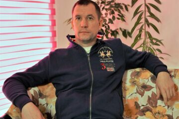 A început cu o mică spălătorie de cartier, cu 3 angajați. Astăzi are cea mai mare spălătorie din județ cu aproape 50 de angajați