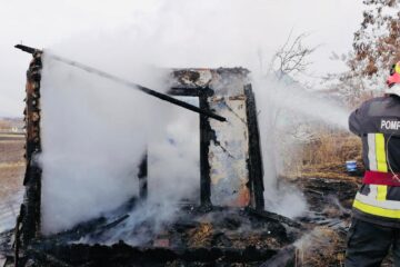 Anexa unei gospodării din Fântâna Mare a ars din cauza scânteilor zburate de la arderea unor resturi vegetale