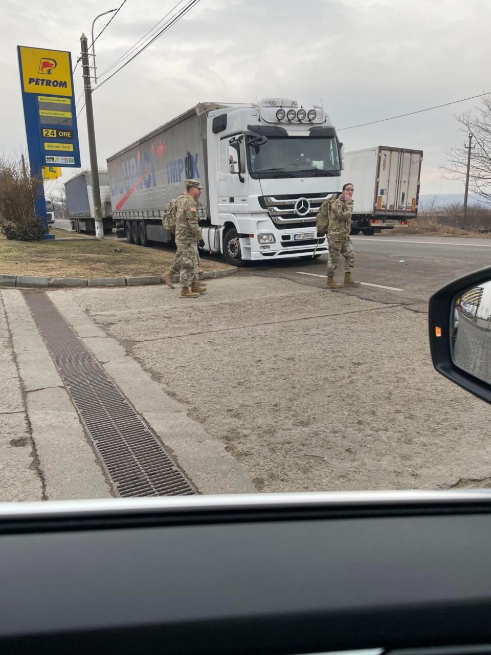 Militari americani veniti cu elicopterul la Vama Siret