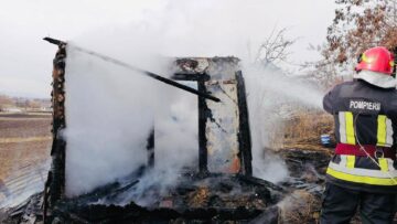 Anexa unei gospodării din Fântâna Mare a ars din cauza scânteilor zburate de la arderea unor resturi vegetale