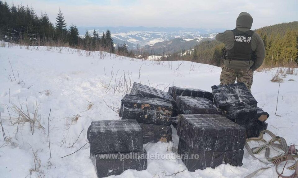 Țigări abandonate pe zăpadă, descoperite în apropiere de Ulma