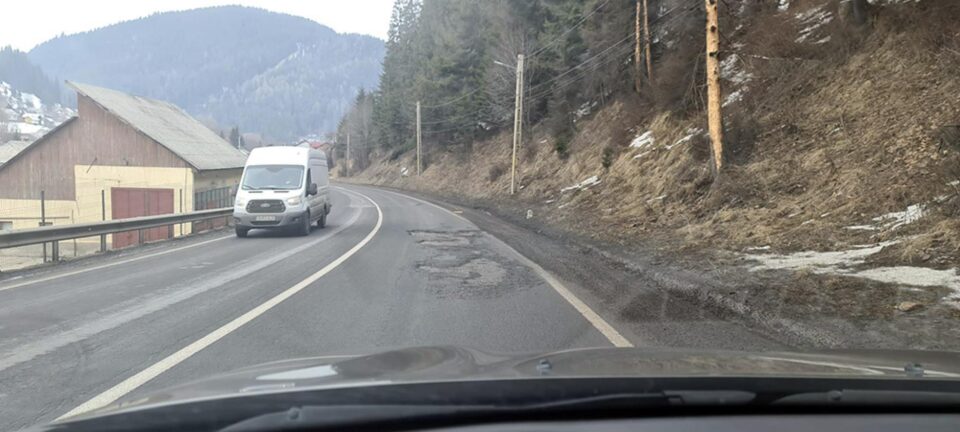 Așa arată DN 17 la Iacobeni