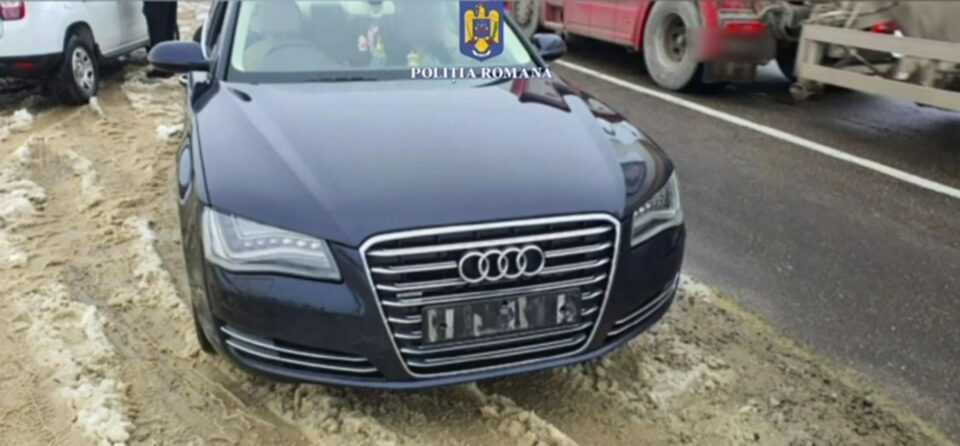 Polițiștii au ridicat numerele a 47 de mașini, majoritatea cu plăcuțe străine și fără asigurare