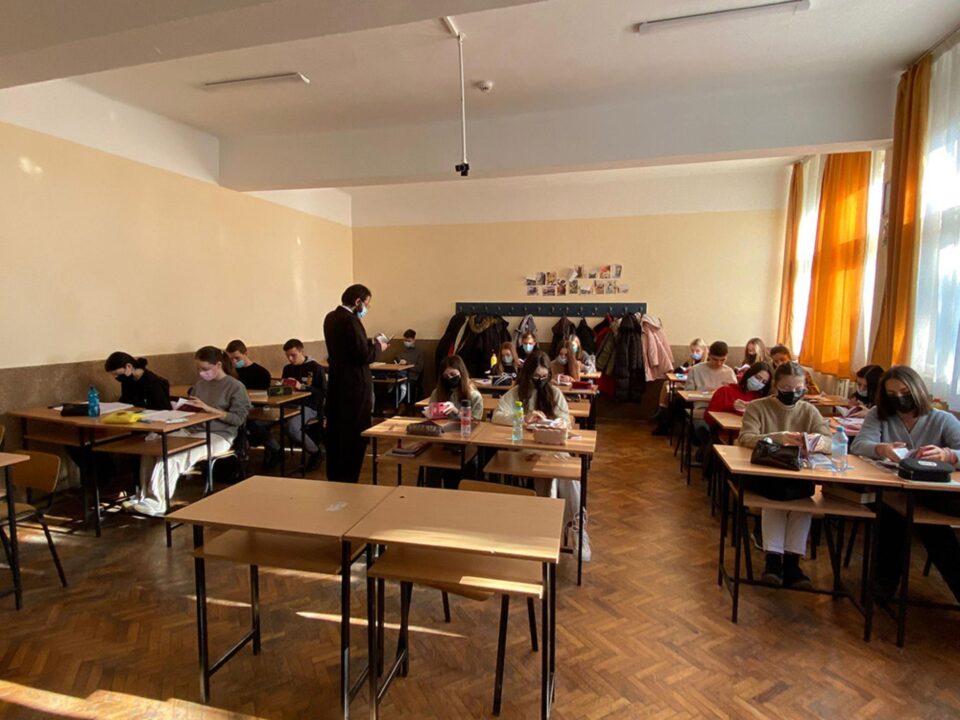 Proiectul „Să citim Biblia împreună!” a debutat, de Ziua Națională a Lecturii, la Colegiul Național „Petru Rareș” Suceava Proiectul „Să citim Biblia împreună!” a debutat, de Ziua Națională a Lecturii, la Colegiul Național „Petru Rareș” Suceava