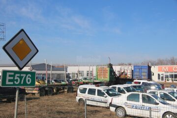 Camioane confiscate, în valoare de aproape 700.000 de euro, ruginesc în custodia Poliției