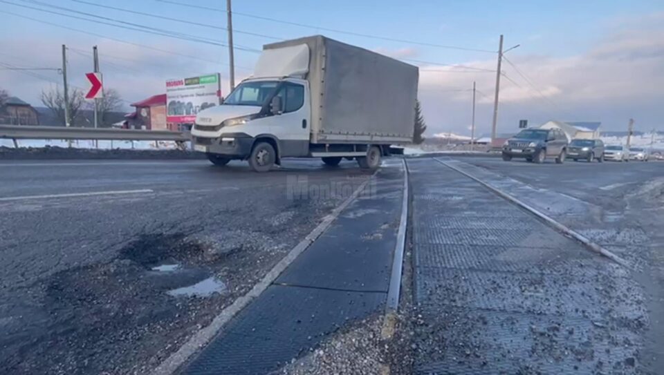 DN 17, spre Ardeal, plin de gropi și la Poiana Stampei, nu doar la Iacobeni