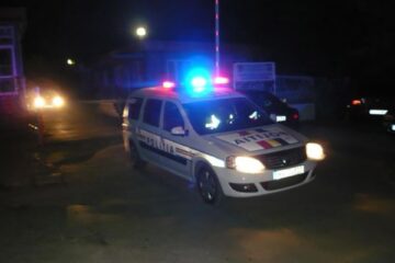 Polițiștii i-au trimis acasă pe tinerii care dansau la un majorat
