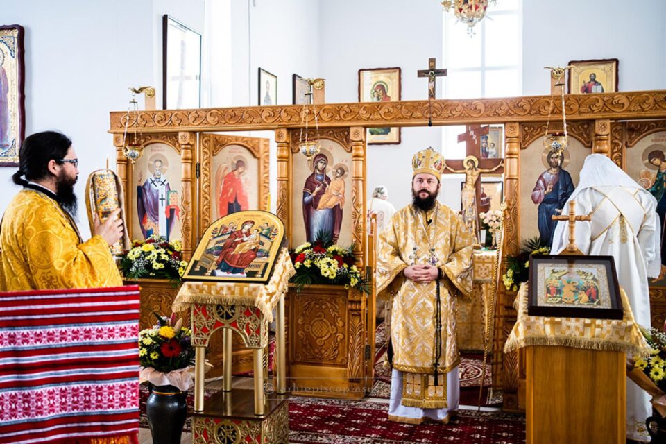 Binecuvântare arhierească la Mănăstirea „Acoperământul Maicii Domnului” Siminicea Binecuvântare arhierească la Mănăstirea „Acoperământul Maicii Domnului” Siminicea