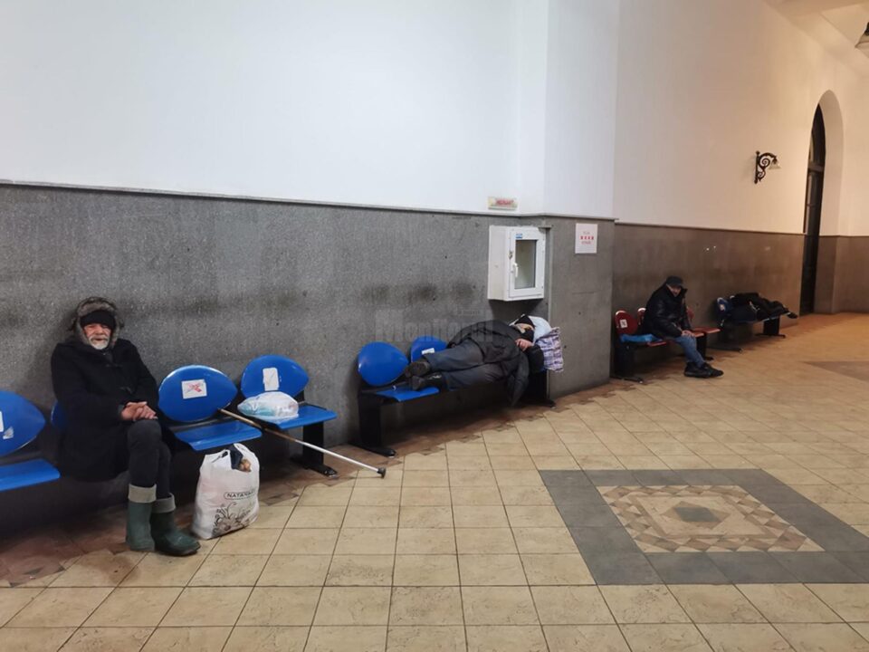 Astfel de imagini pot fi surprinse în fiecare seară în gara din Burdujeni