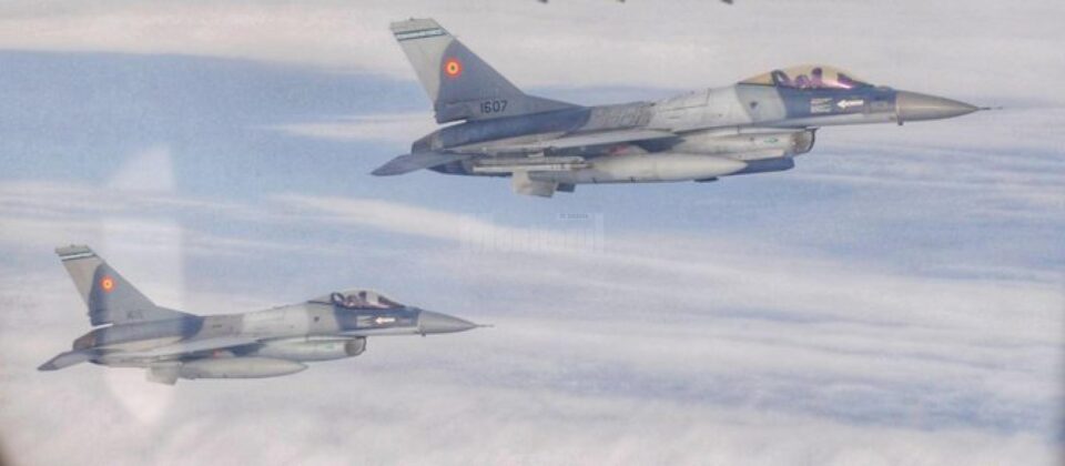Avionul militar ucrainean a fost interceptat de două aeronave F-16 Fighting Falcon ale Forțelor Aeriene Române