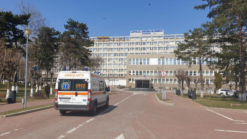 Bărbatul a fost preluat de un echipaj medical și a ajuns la Spitalul de Urgență Județean ” Sf. Ioan cel Nou” Suceava Bărbatul a fost preluat de un echipaj medical și a ajuns la Spitalul de Urgență Județean ” Sf. Ioan cel Nou” Suceava