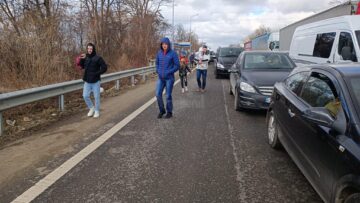 Disperarea oamenilor care fug din calea războiului. Mărturii cutremurătoare din Vama Siret