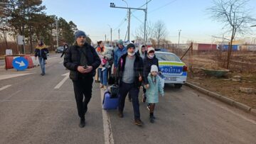 Solidaritatea sucevenilor în Vama Siret – autocare și mâncare pentru refugiați