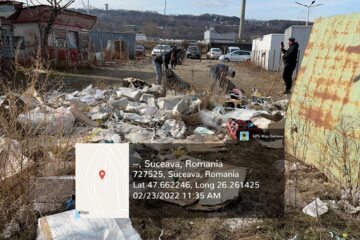 ”Groapă” de gunoaie abandonate la periferia Bazarului Suceava