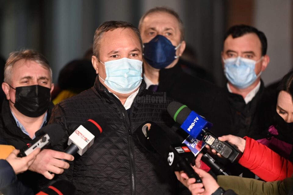 Premierul Ciucă le-a mulțumit voluntarilor și autorităților locale care s-au implicat în ajutarea refugiaților din Ucraina Premierul Ciucă le-a mulțumit voluntarilor și autorităților locale care s-au implicat în ajutarea refugiaților din Ucraina