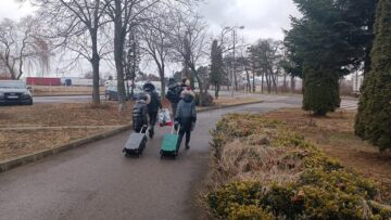 Oamenii fug din calea războiului