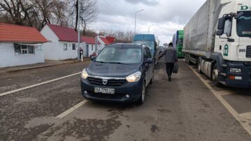 Disperarea oamenilor care fug din calea războiului. Mărturii cutremurătoare din Vama Siret