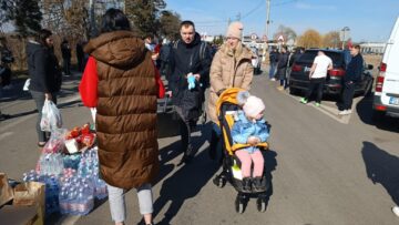 Dornici să scape de ororile războiului, în special pe cei dragi – copii, soții, părinți, mii de ucraineni au făcut tot posibilul să ajungă la frontieră, să traverseze în România