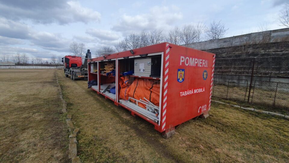 ISU Suceava a montat tabăra mobilă de refugiați din Siret care poate găzdui peste 200 de persoane