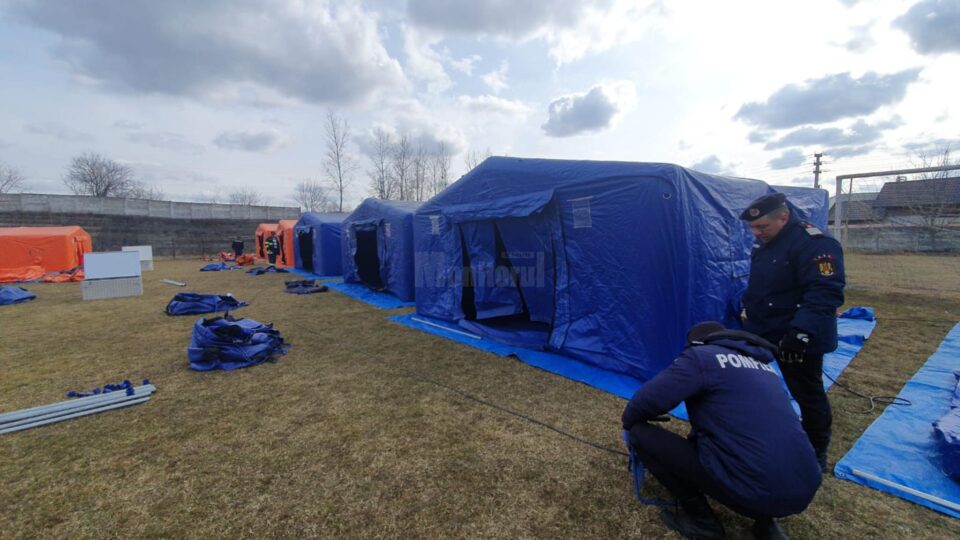 ISU Suceava a montat tabăra mobilă de refugiați din Siret care poate găzdui peste 200 de persoane