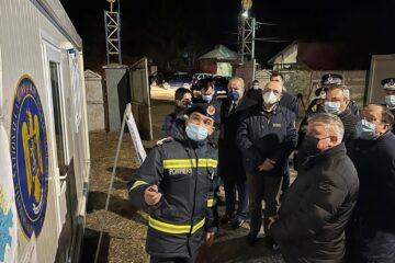 Premierul Nicolae Ciucă a verificat locația în care va fi amplasată prima tabără de refugiați din județ