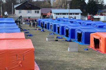 A început montarea celei de-a doua tabere de refugiați la Siret