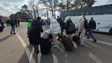 Sutele de refugiați, la adăpost în zona corturilor din Siret