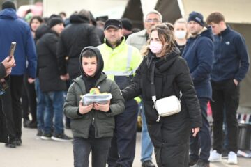 Zeci de refugiați ucraineni iau drumul occidentului