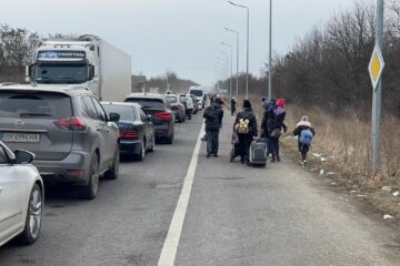 Captiv în coada de refugiați care vine spre Siret
