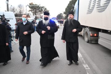 Înaltpreasfințitul Părinte Arhiepiscop Calinic s-a aflat vineri în Vama Siret, unde a constituit un comitet alcătuit din clerici ai Centrului Eparhial, protoierei, exarhi și coordonatori de voluntari