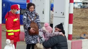 Sutele de refugiați, la adăpost în zona corturilor din Siret