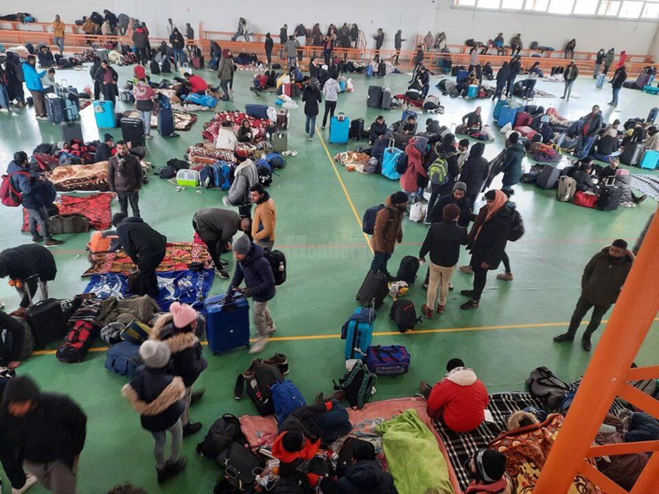 Peste 500 de studenți indieni, cazați în sala de sport de la Milișăuți