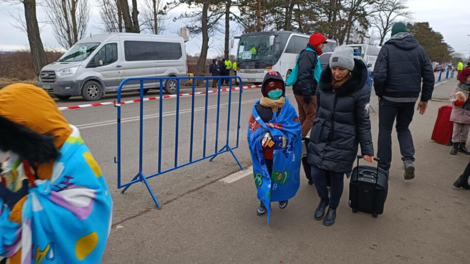 Mărturii din Vama Siret: Tare s-au speriat copiii, plâng noaptea, nu dorm...